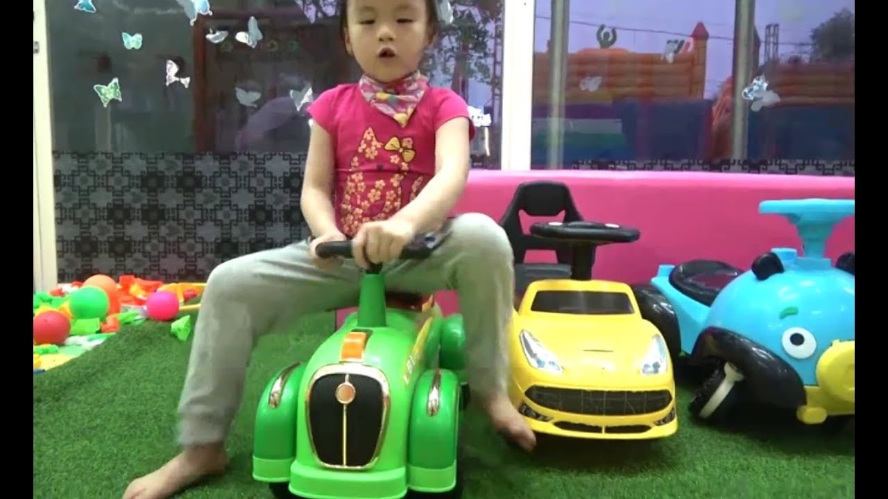 ABCkidTV Misa with Activities for kids indoor playground family fun at play area - Video for kids