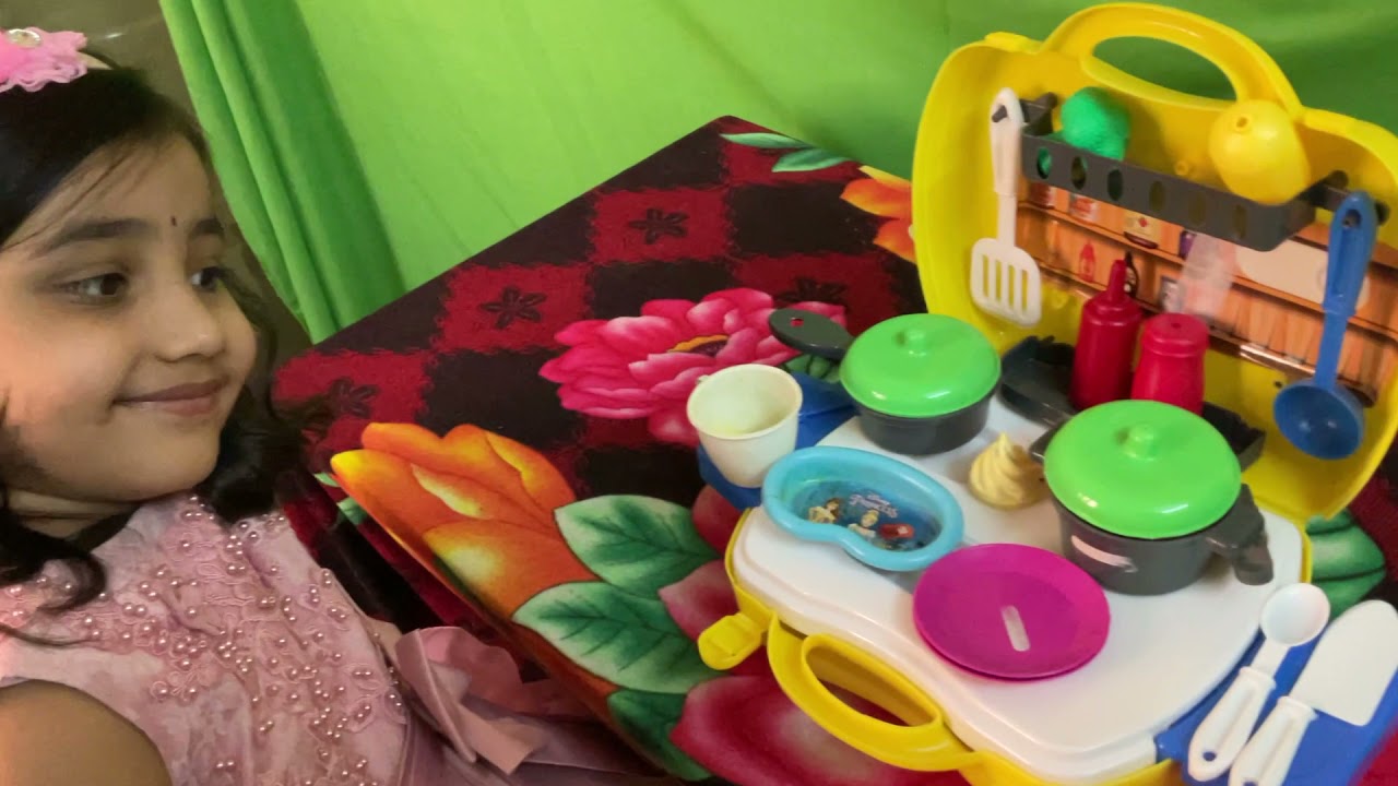 Kids playing activities -Sam's Castle- Playing with Kitchen Toys