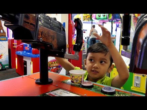 Chuck E Cheese Family Fun Indoor Games  Activities for Kid-Children Play Area  Amazing 4K Vid